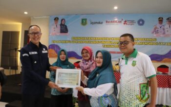 PEMBINAAN: Kelurahan Jayamekar, Kecamatan Baros, menggelar kegiatan pembinaan bagi kader PKK dan Posyandu disalah satu hotel, Selasa (16/9).