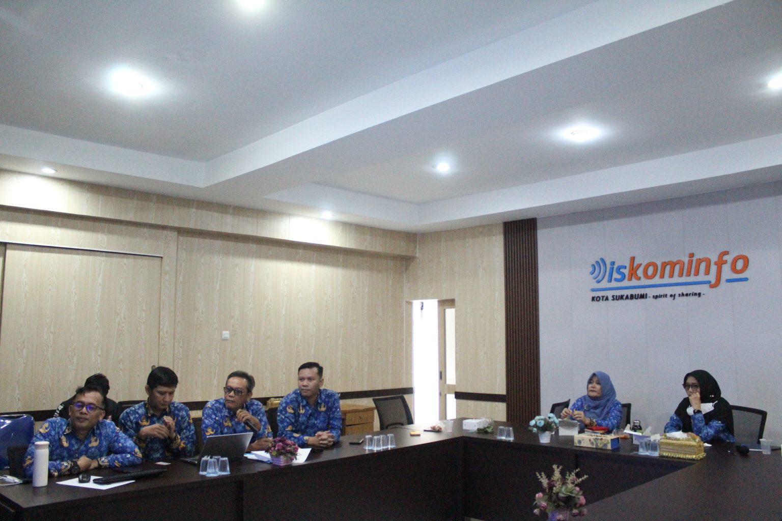 VALIDASI: Diskominfo Kota Sukabumi saat menggelar asistensi dan validasi berlangsung secara daring melalui zoom meeting, belum lama ini.