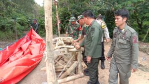 Penampakan Tim Gabungan Gerebek Tambang Emas Ilegal di Hutan Waluran, Penambang Kabur