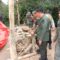 FOTO : NANDI/ RADARSUKABUMI Suasana tim gabungan saat melakukan penertiban tambang emas Liar du area kawasab hutan di Waluran.