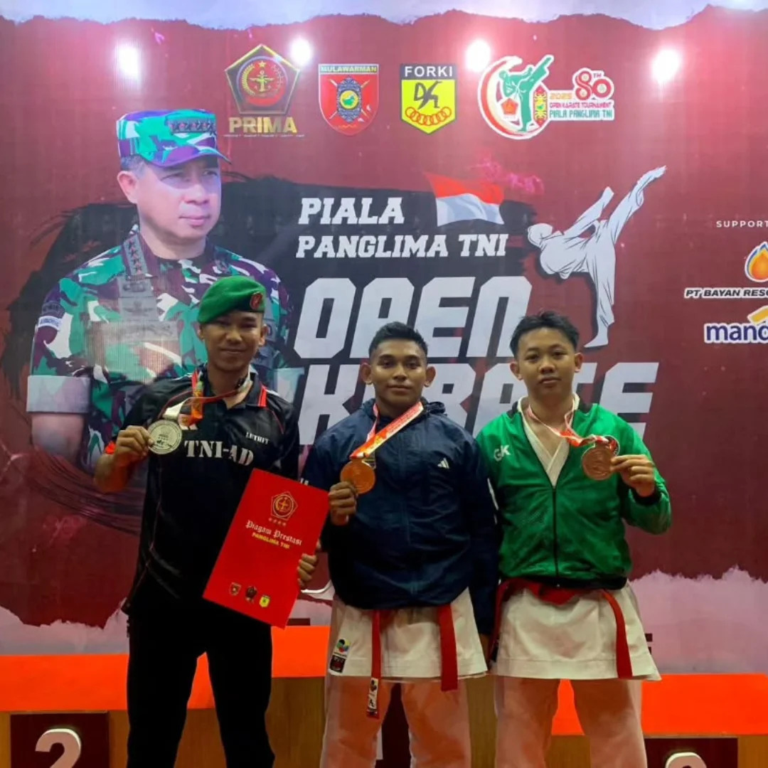 MEMBANGGAKAN : Pratu Luthfy yang mewakili Yonarmed 13/Nanggala Kostrad, sukses meraih Juara 2 Kelas Senior Kumite +84 Kg Putra.