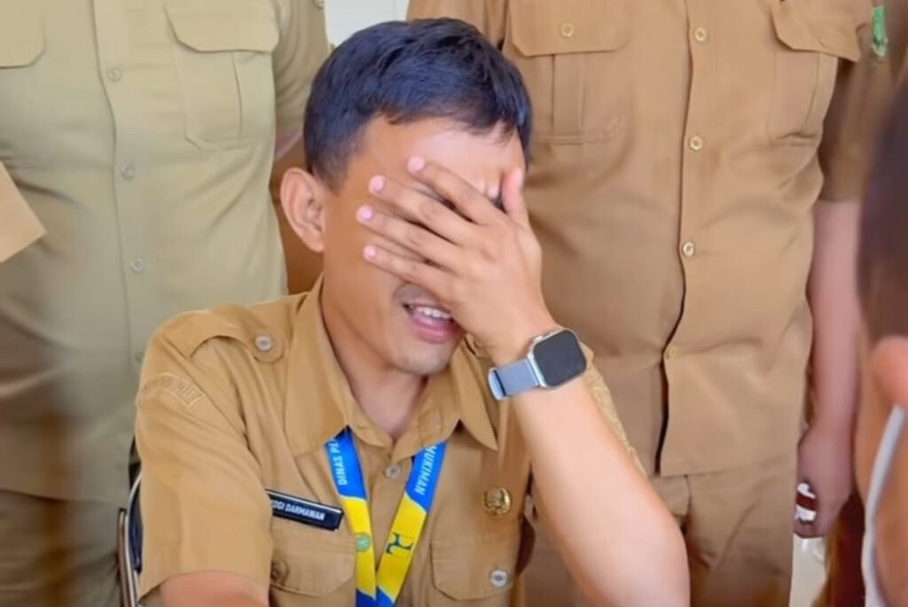 PEMERIKSAAN: Sejumlah petugas DPUTR Kota Sukabumi saat mengikuti pemeriksaan kesehatan, belum lama ini.