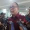 DIWAWANCARA: Wali Kota Sukabumi Ayep Zaki saat diwawancara sejumlah media, Selasa (23/9).