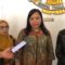 DIWAWANCARAI : Kepala Subdirektorat Pengawasan Orang Asing dan Lembaga Asing Kemendagri, Kartina Rambu Babang, saat diwawancarai Radar Sukabumi di Gedung Pendopo Sukabumi.