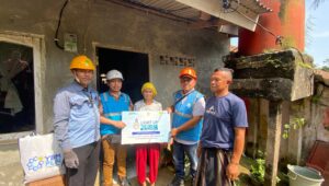 PLN Sukabumi Hadirkan Listrik untuk Ibu Pipin Lewat Program Light Up The Dream