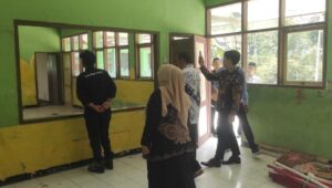 Ruang Kelas Nyaris Ambruk, SDN Gunungbatu Diselamatkan CSR Jakarta