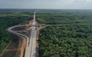 Jalan tol terpanjang di Indonesia ada di Tebanggi Besar-Pematang Panggang-Kayu Agung sepanjang 189 KM