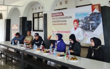 Anggota DPRD Kabupaten Sukabumi, Lina Ruslinawati, menggelar kegiatan penyelenggaraan pemerintahan tahun anggaran 2025 di Aula Bela Negara, Desa Purwasari, Kecamatan Cicurug, pada Minggu (5/10/2025).