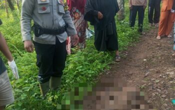 Jajaran kepolisian Polsek Sagaranten saat melakukan pengecekan lokasi kejadian