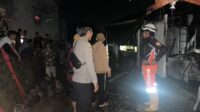 Malam Mencekam di Caringin: Warung Sembako Terbakar Hebat