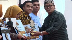 Bangga! Santri SMP Al Umanaa Boarding School Sabet Juara 2 Pidato Bahasa Sunda Tingkat Provinsi