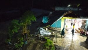 Update Banjir Terjang Cisolok: Ratusan KK Terdampak, Jembatan Putus, Kantor Desa Rusak