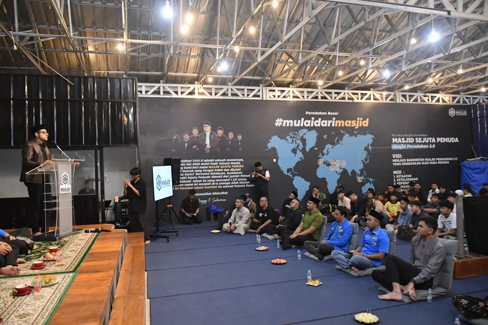 Wakil Wali Kota Sukabumi, Bobby Maulana, mengajak generasi muda untuk memperkuat kolaborasi, konektivitas, dan semangat inovasi dalam membangun daerah.(Ikbal)