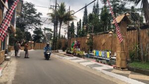 Lembur Pakuan Versi Desa Sukajaya Sukabumi, Sulap Jalan Raya Jadi Wisata Budaya