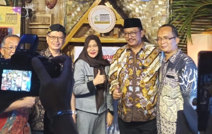 SAMBUTAN : Sekda Kabupaten Sukabumi, Ade Suryaman saat memberikan sambutan di Gedung Pendopo Sukabumi pada Selasa (30/9).