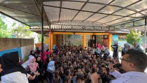IDI Sukabumi Bagikan Obat Cacing ke Ratusan Anak TK Tunas Bakti Palabuhanratu