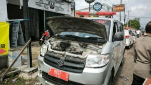 Ambulans Tabrak Motor di Cibolang, Satu Pengendara Luka Serius