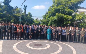 FT: BAMBANG/RADARSUKABUMI UPACARA: Pemkot Sukabumi saat menggelar upacara kesaktian Pancasila di Plaza Balai Kota Sukabumi, Rabu (1/10).