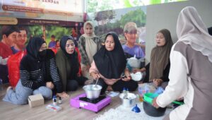 Pertamina Patra Niaga Regional JBB dan Warga Cawang Bersinergi untuk Kampung Biru