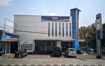 MELAYANI DENGAN SETULUS HATI: Kantor BRI Branch Office (BO) Sukabumi di Jl. A. Yani, Kecamatan Cikole, Kota Sukabumi tampak dari depan. (ist for Radar Sukabumi)