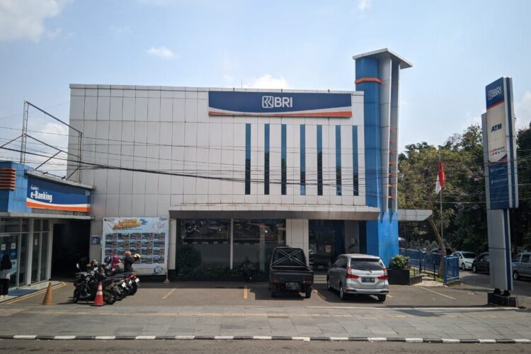 MELAYANI DENGAN SETULUS HATI: Kantor BRI Branch Office (BO) Sukabumi di Jl. A. Yani, Kecamatan Cikole, Kota Sukabumi tampak dari depan. (ist for Radar Sukabumi)