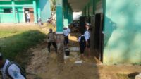 Banjir Lumpur Rendam Rumah, Sekolah, dan Musala di Warungkiara
