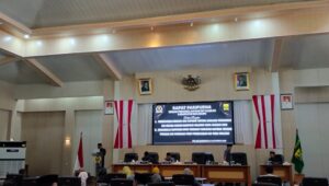 DPRD Sukabumi Sahkan Raperda Penataan Swalayan, UMKM dan Pasar Tradisional Dilindungi