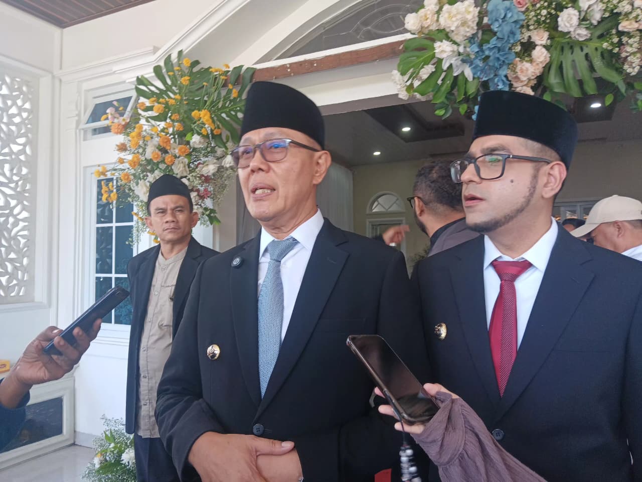 DIWAWANCARA: Wali Kota Sukabumi, Ayep Zaki saat diwawancara Radar Sukabumi, Selasa (14/10).
