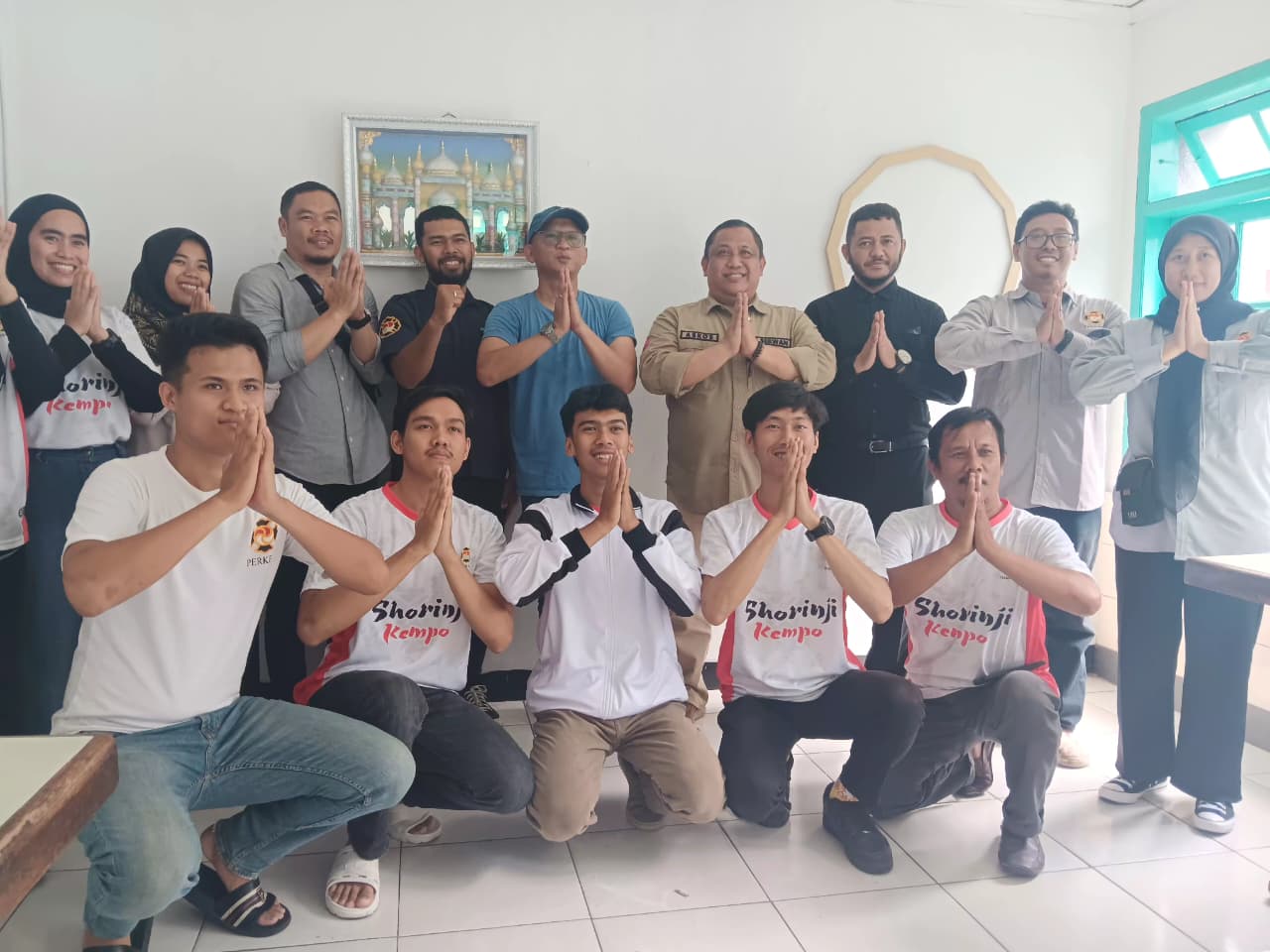 PELEPASAN: Perkemi bersama KONI Kota Sukabumi secara resmi melepas atlet yang digelar disalah satu restoran Kota Sukabumi, Selasa (14/10).