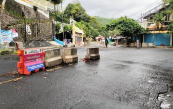 Kondisi pembatas jalan atau barier di sming tiga Gunungbutak, Desa Citepus, kecamatan Palabuhanratu, KabupatenSumabumi.