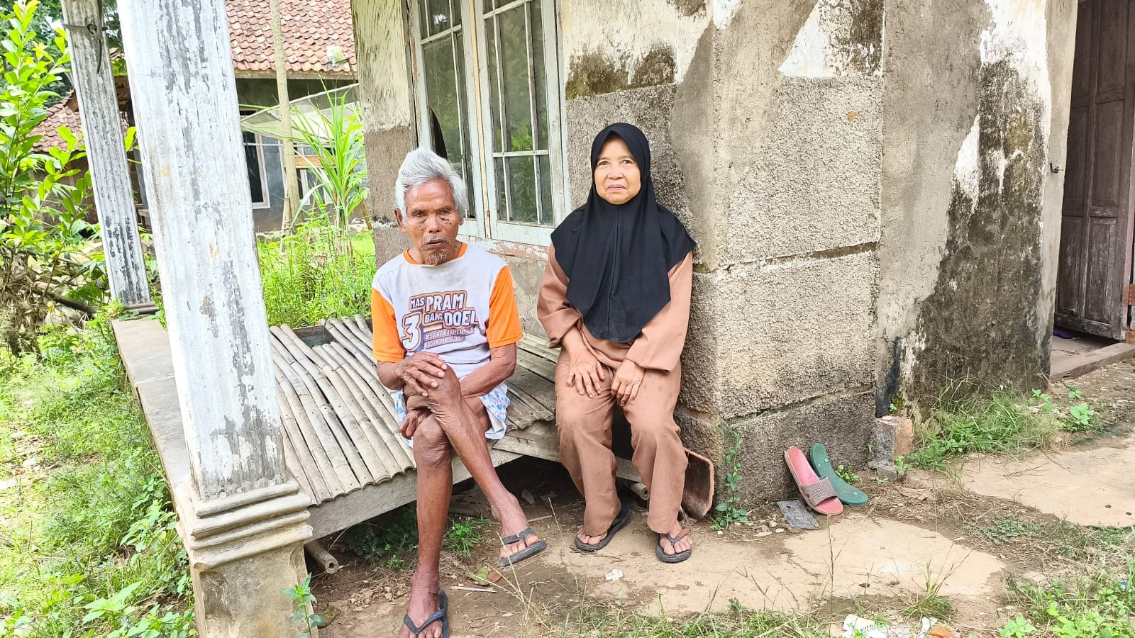 FOTO ; NANDI/RADARASUKABUM Kondisi Rumah Suheni (75) di Kampung Batu Colat, Desa Cikangkung, Kecamatan Ciracap, Kabupaten Sukabumi.