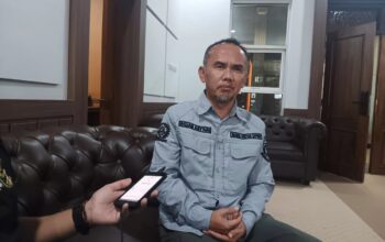 DIWAWANCARA: Wakil Ketua DPRD Kota Sukabumi, Rojab Asyari saat diwawancara Radar Sukabumi, Kamis (23/10).