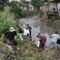 DLH Kota Sukabumi menggelar Aksi Bersih Sampah Nasional di Sungai Cisuda, Jumat (24/10).(Foto: IST)
