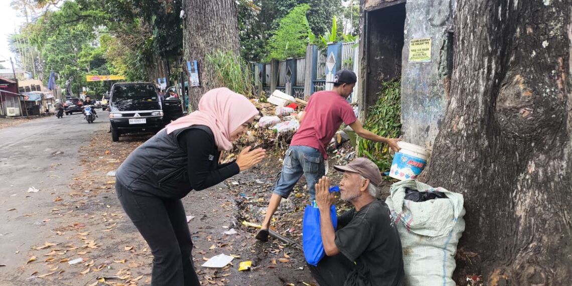 Peduli Sesama, Satreskrim Polresta Sukabumi Bagikan Bantuan Rutin