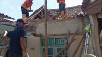 Cuaca Ekstrem Terjang Sukabumi, Atap Rumah Warga Dayeuhluhur Ambruk