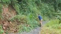 Jalan Rusak Parungkuda–Pakuwon Diperbaiki Warga, Pemkab Sukabumi Siapkan Penanganan 2026