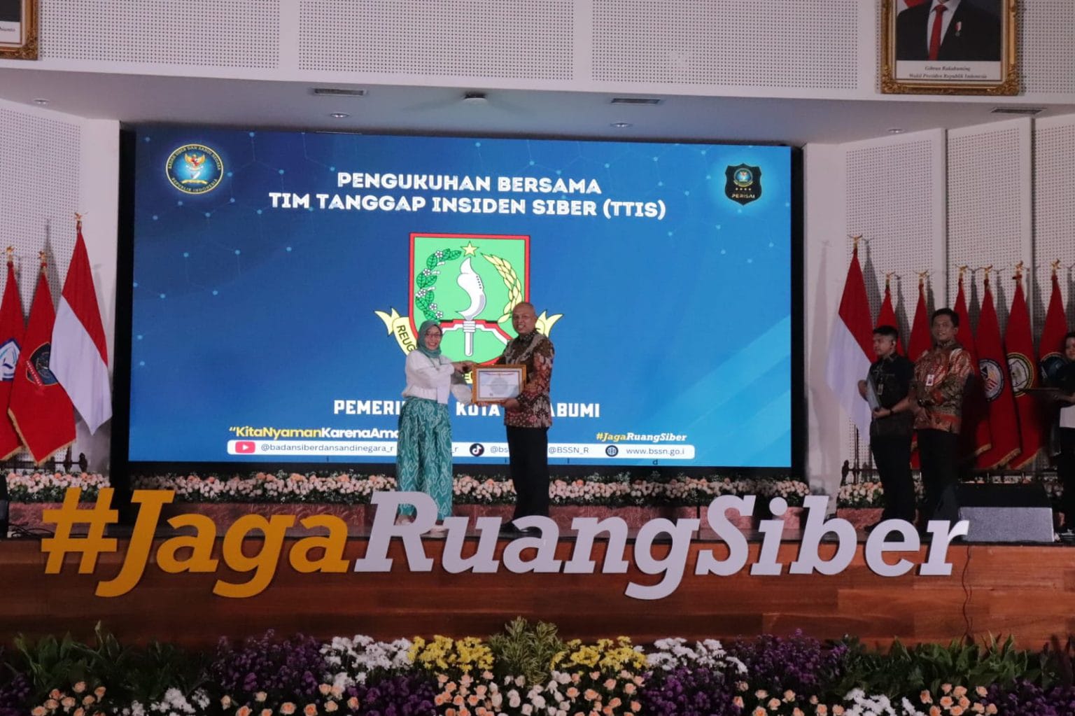 ANTUSIAS: Pemerintah Kota Sukabumi, menghadiri pengukuhan bersama TTIS sektor administrasi pemerintahan dan pembangunan manusia tahap dua yang digelar di Aula BSSN Sawangan, Depok, Senin (27/10).