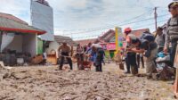 Bahu-Membahu di Tengah Lumpur: Aksi Ratusan Siswa Setukpa Polri di Cisolok