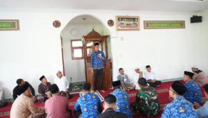 Jumat Keliling, Wali Kota Ayep Zaki Ajak Warga Sukabumi Jaga Kebersamaan dan Kejujuran