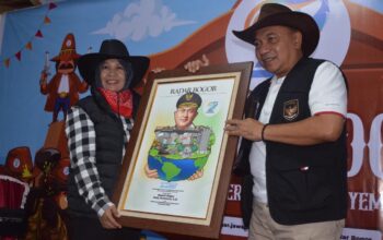 Pemerintah Kabupaten Bogor kembali mencatat prestasi membanggakan. Bupati Bogor, Rudy Susmanto, meraih penghargaan Radar Bogor Awards 2025 untuk kategori Akselerasi Pembangunan Infrastruktur.
