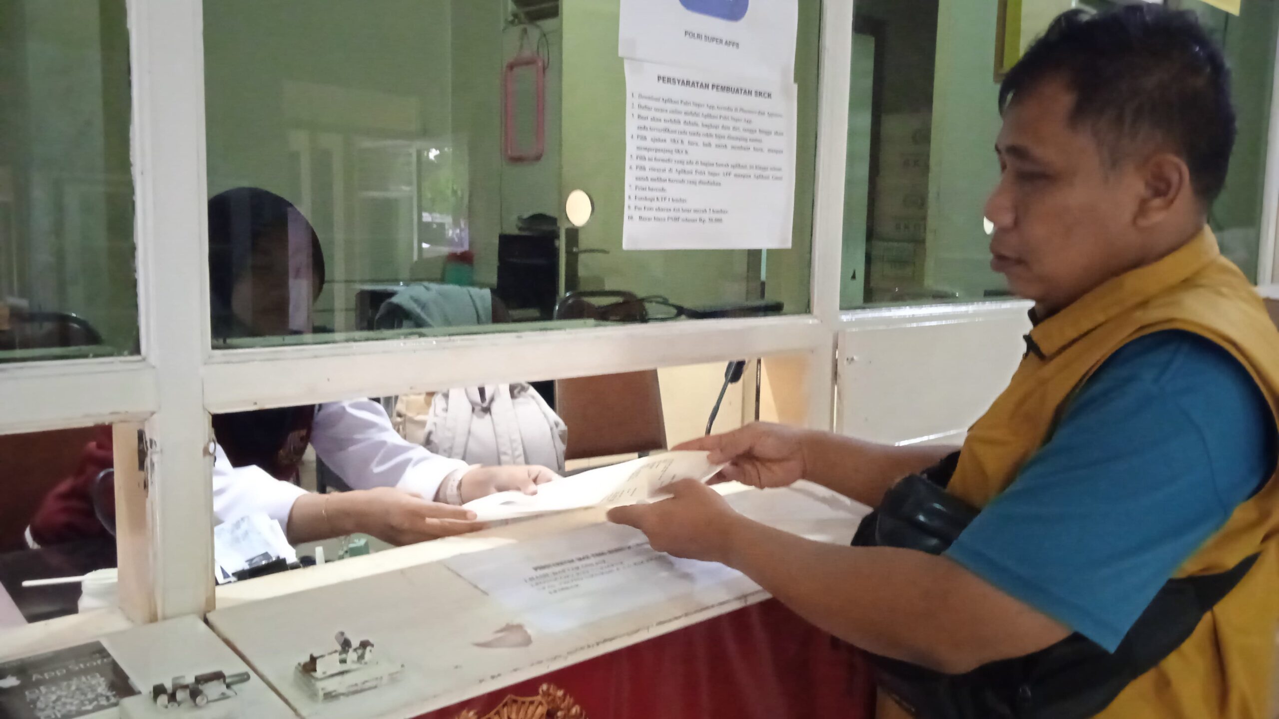 Polres Sukabumi Kota terus berinovasi dalam meningkatkan pelayanan publik. Melalui Satuan Intelkam, kini masyarakat dapat mengurus Surat Keterangan Catatan Kepolisian (SKCK) dengan lebih mudah, cepat, dan efisien.