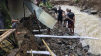 Banjir dan Longsor Landa Simpenan, Jembatan Putus dan Aktivitas Warga Terhenti