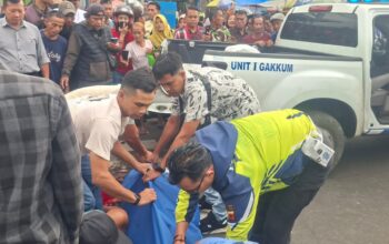 Kecelakaan maut kembali terjadi di jalur padat Sukabumi–Bogor. Seorang pengendara sepeda motor berinisial TF (47), warga Citamiang, Kabupaten Sukabumi, tewas di tempat setelah terlindas truk box di Kampung Selaawi, Desa Karangtengah, Kecamatan Cibadak, Selasa (11/11/2025) sore.