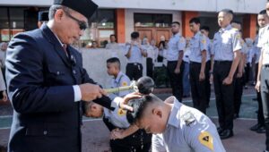 Kadisdik Jabar Lantik 383 Siswa SMAN 14 Bandung sebagai Taruna, Purwanto: Bukti SMA Juga Bisa!