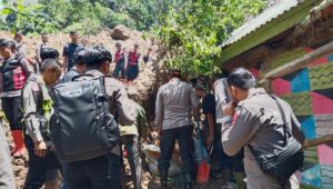 Polres Sukabumi Terjunkan Ratusan Anggota ke Lokasi Bencana