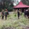 ANTUSIAS: Puluhan anggota Pramuka dari berbagai SMA dan SMK di Kota Sukabumi turun tangan membersihkan kawasan Bumi Perkemahan Cikundul dalam kegiatan bertajuk Gerakan Pramuka Peduli Alam, belum lama ini.