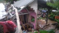 Hujan Deras Picu Longsor dan Banjir di Sukabumi, Rumah Warga Rusak, Jembatan Putus