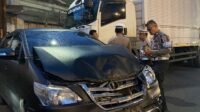 Truk Rem Blong di Jalur Padat Sukabumi, Empat Mobil Ringsek dan Warga Nyaris Tertabrak