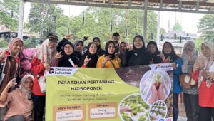 Pertamina Patra Niaga Regional JBB Dorong Inovasi Pertanian Perkotaan melalui Pelatihan Urban Farming Hidroponik di Kelurahan Cawang