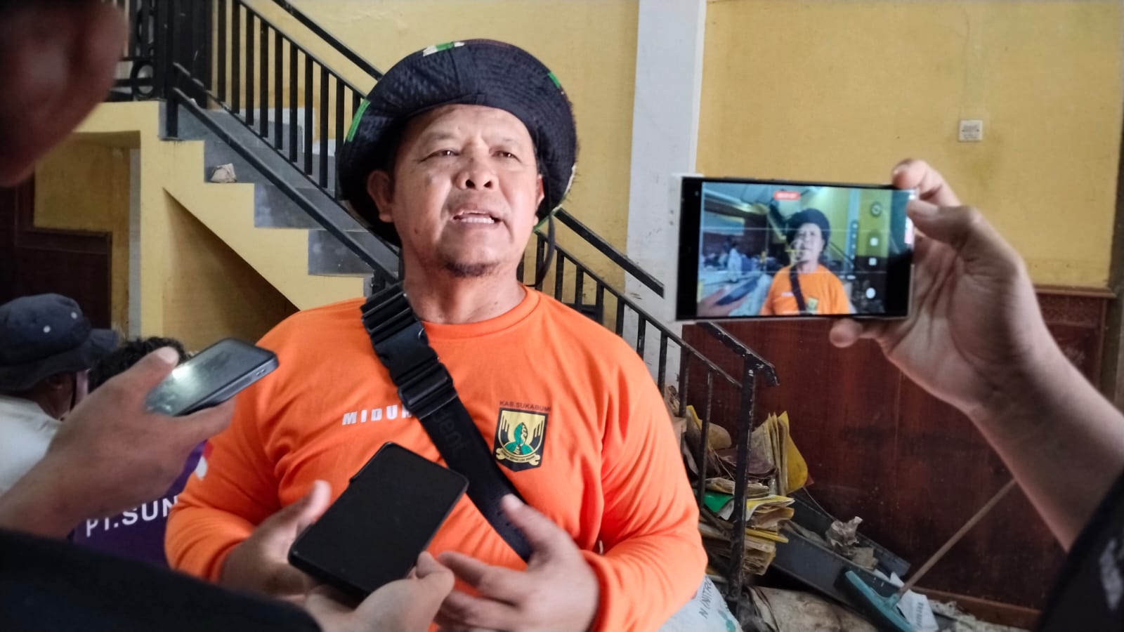 Kepala Desa Cikahuripan, Heri Suryana alias Jaro Midun